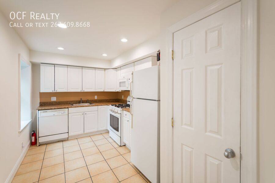 Apartment for rent at 535 Spruce St #B, Philadelphia, PA 19106