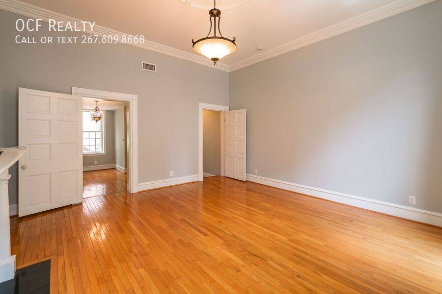 Apartment for rent at 535 Spruce St #B, Philadelphia, PA 19106