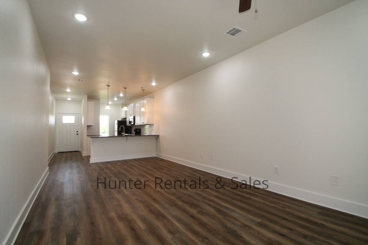 Townhouse for rent at 1956 Royal Loop, Belton, TX 76513