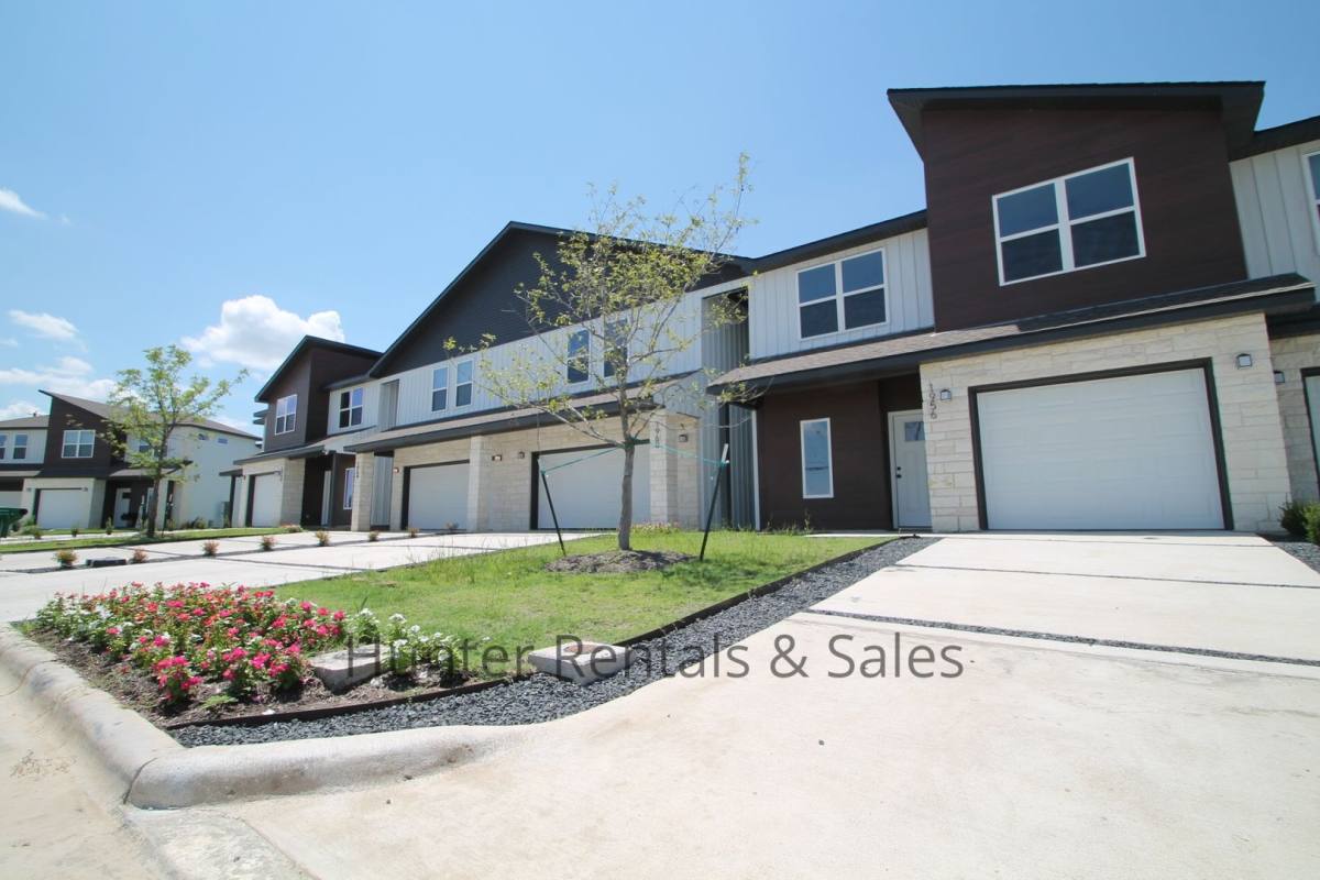 Townhouse for rent at 1956 Royal Loop, Belton, TX 76513