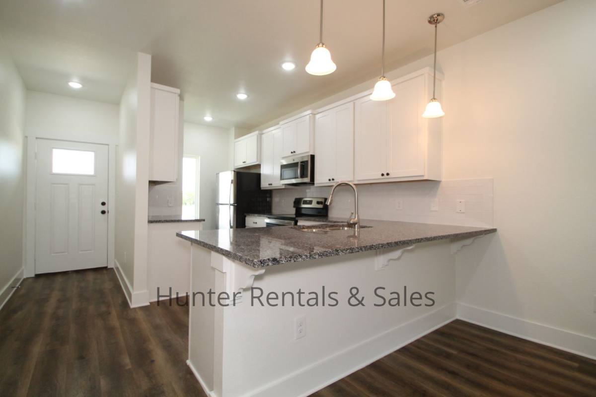 Townhouse for rent at 1956 Royal Loop, Belton, TX 76513