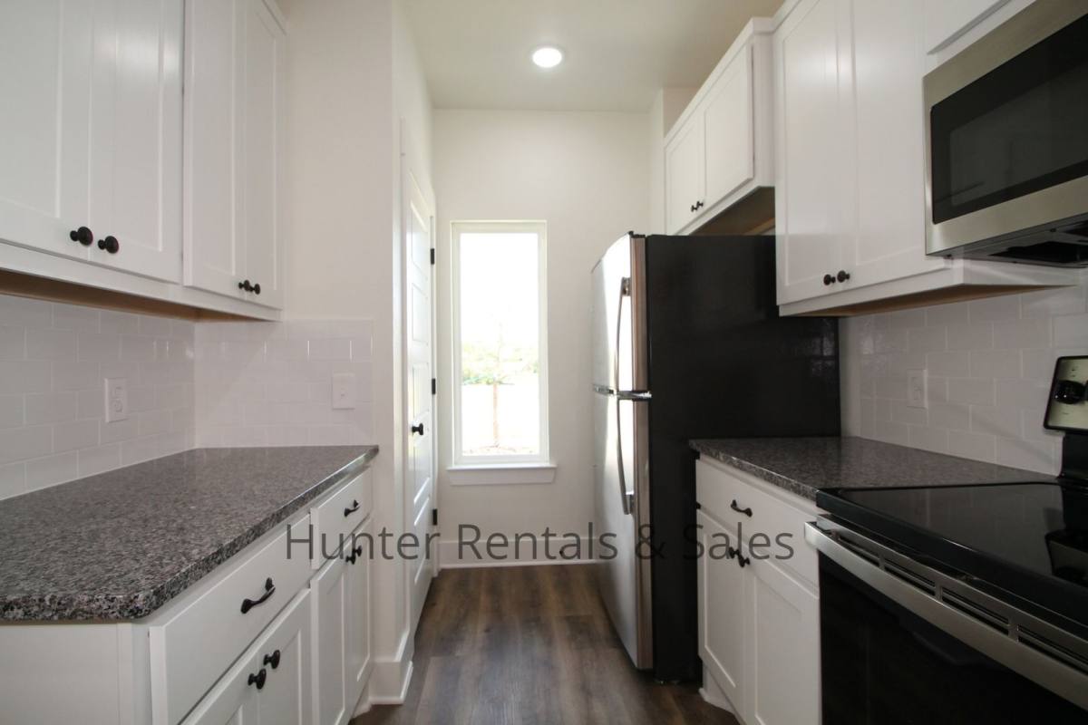 Townhouse for rent at 1956 Royal Loop, Belton, TX 76513