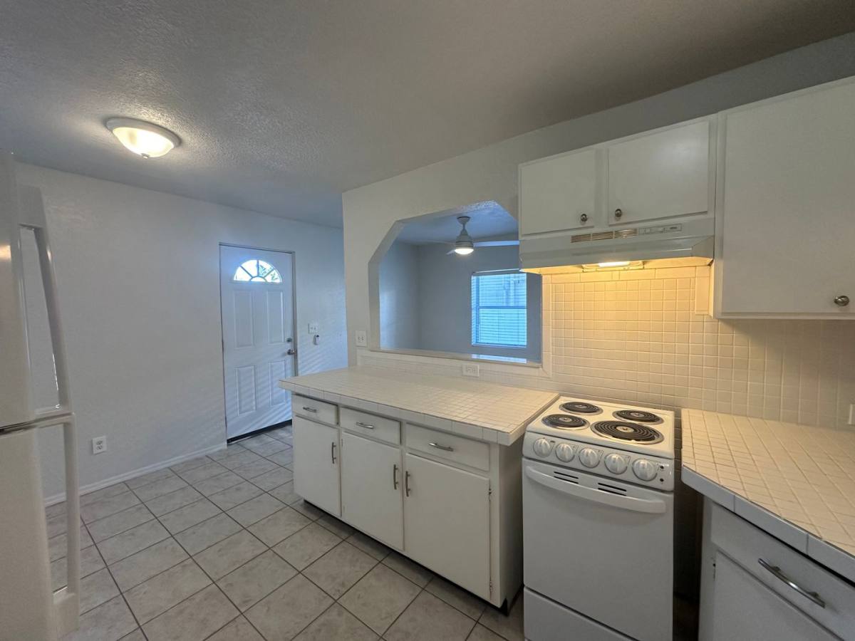 Apartment for rent at 114 6th Ave S, Jacksonville Beach, FL 32250