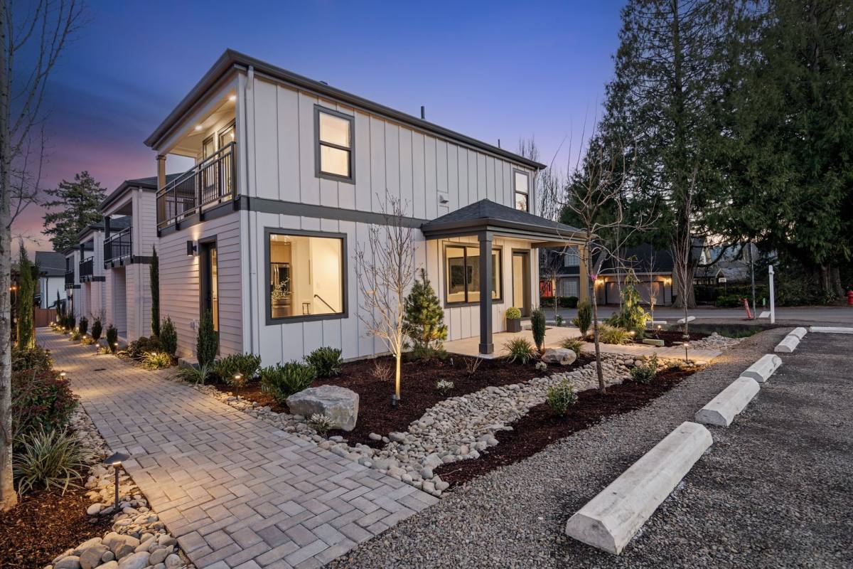 House for rent at 225 E Ave, Lake Oswego, OR 97034