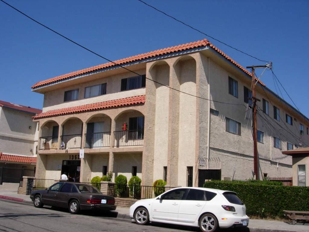 Apartment for rent at 13532 Kornblum Ave, Hawthorne, CA 90250