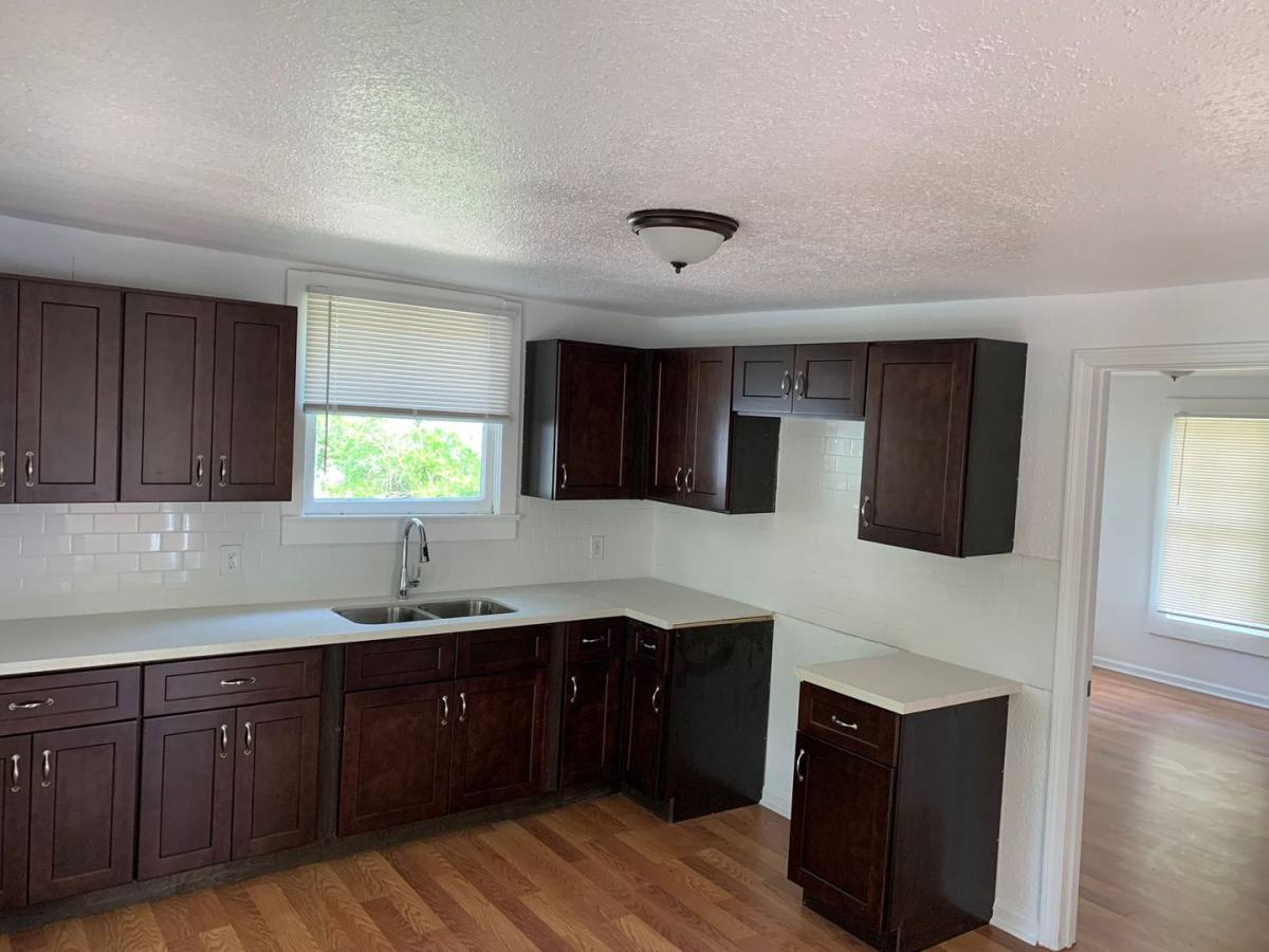 Apartment for rent at 2585 Orange Ave, Beaumont, TX 77701