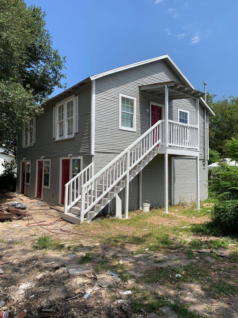 Apartment for rent at 2585 Orange Ave, Beaumont, TX 77701