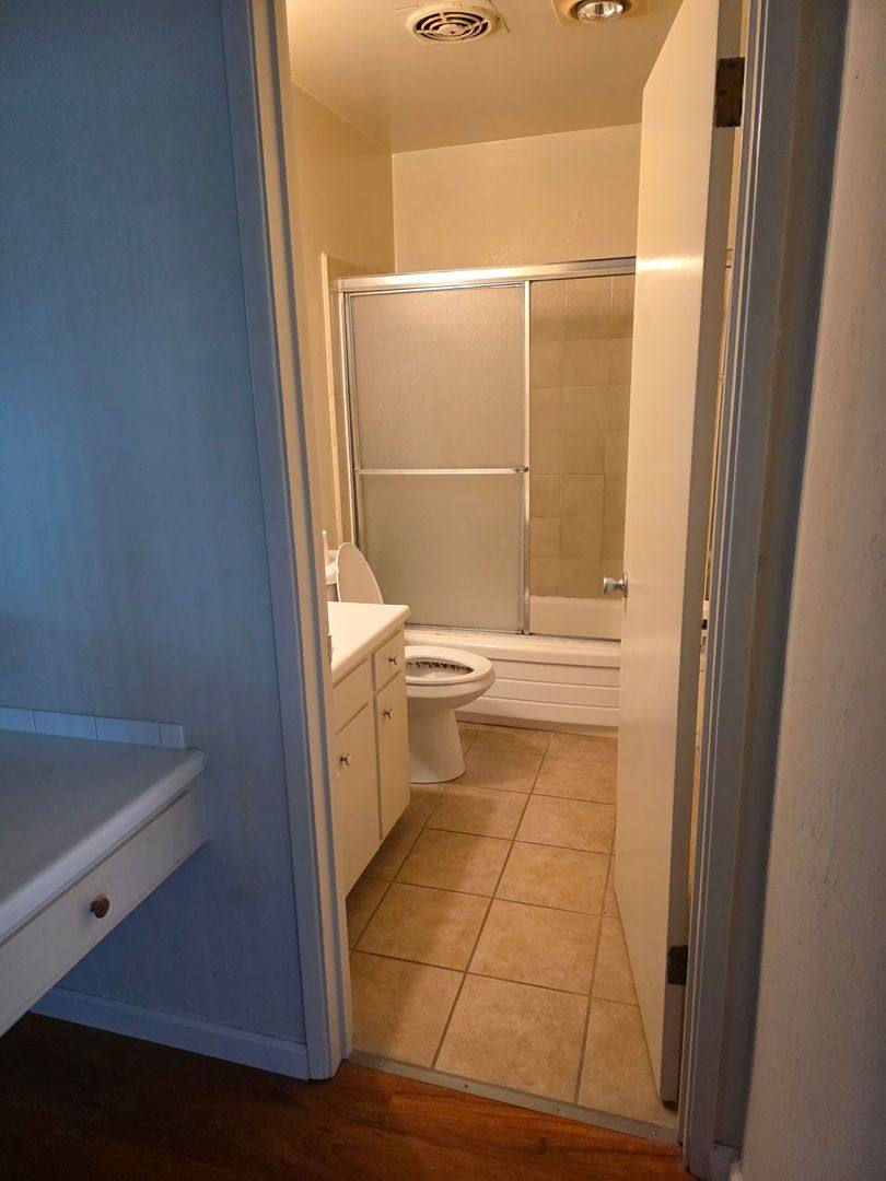 Apartment for rent at 4033 Hamilton Ave, San Jose, CA 95130