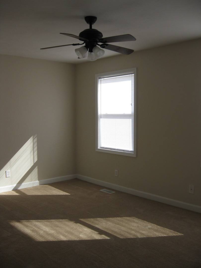 3240 Clover Rd E, Chesapeake, VA 23321 - Townhouse for Rent - Image 8