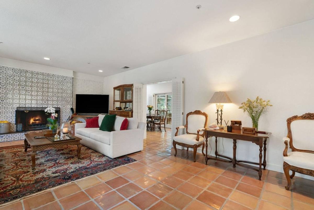 House for rent at 14985 Quito Rd, Saratoga, CA 95070