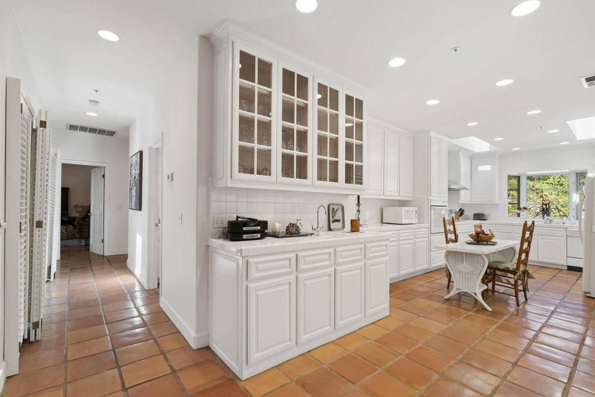House for rent at 14985 Quito Rd, Saratoga, CA 95070
