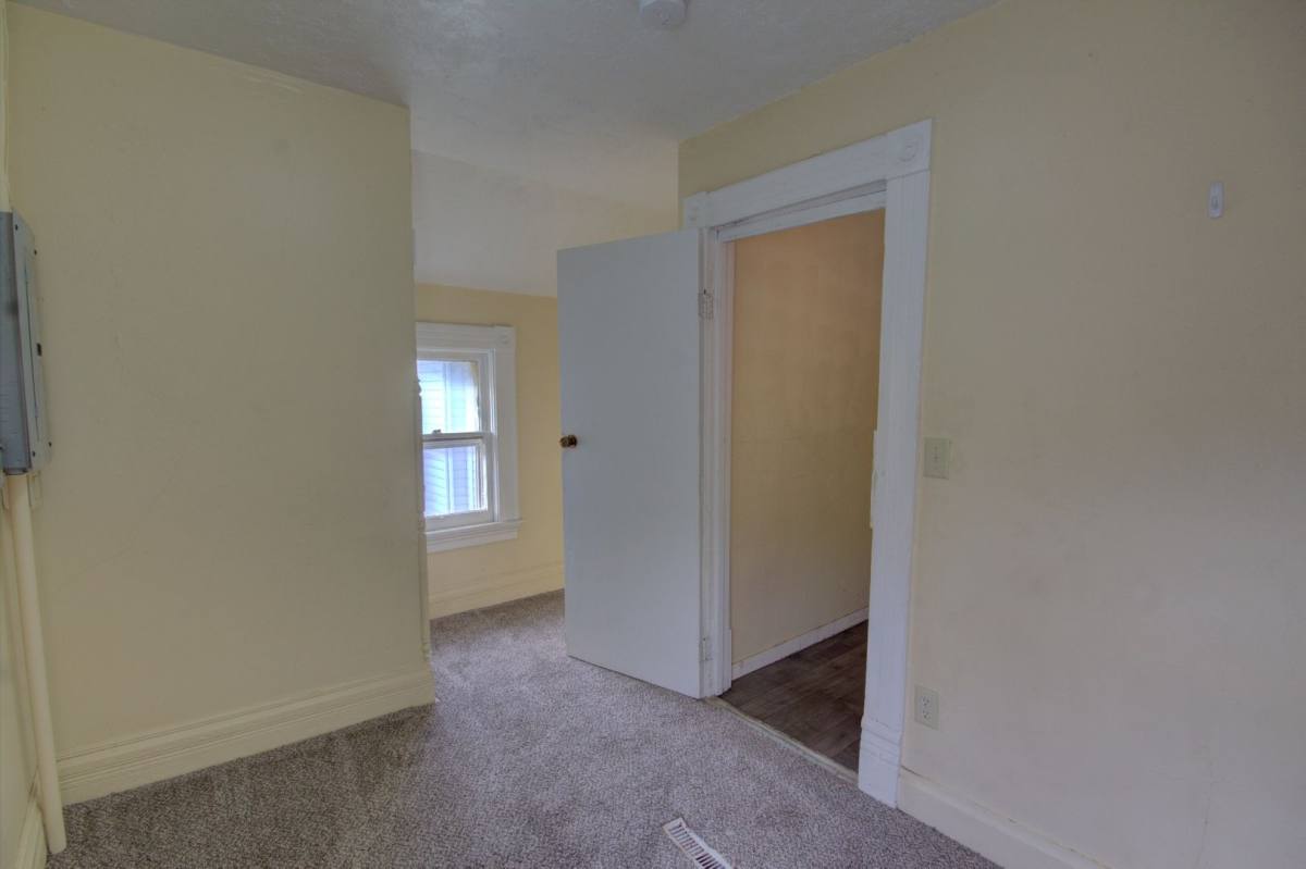 Apartment for rent at 2530 7th Ave, Rock Island, IL 61201
