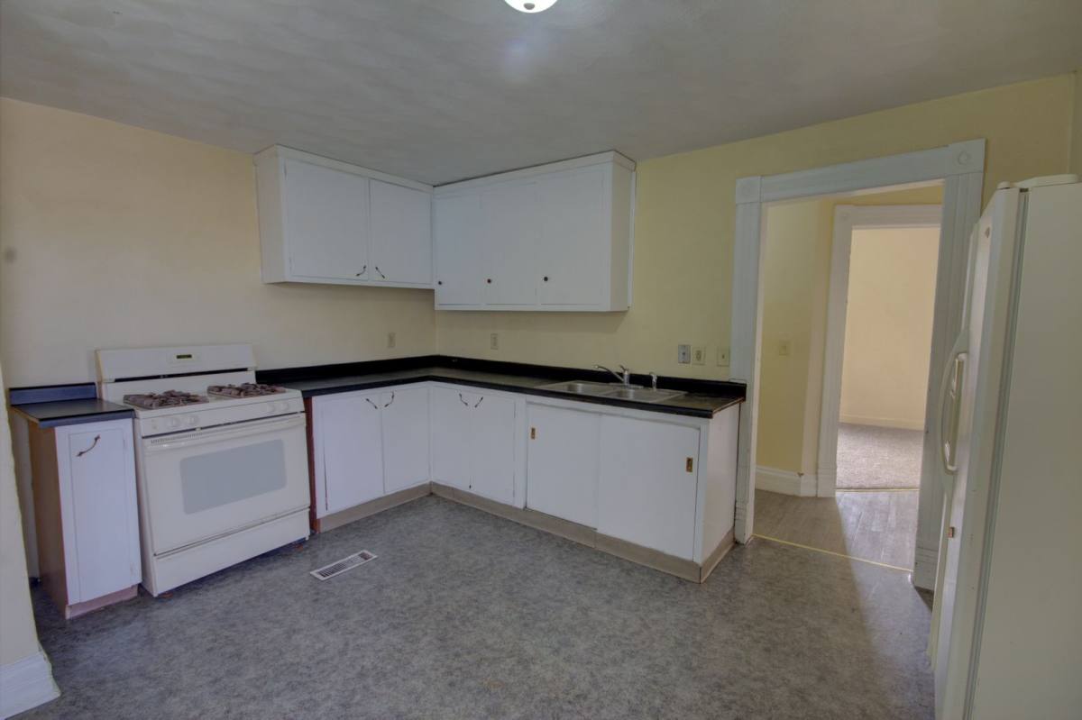 Apartment for rent at 2530 7th Ave, Rock Island, IL 61201