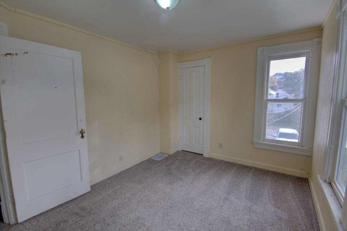 Apartment for rent at 2530 7th Ave, Rock Island, IL 61201