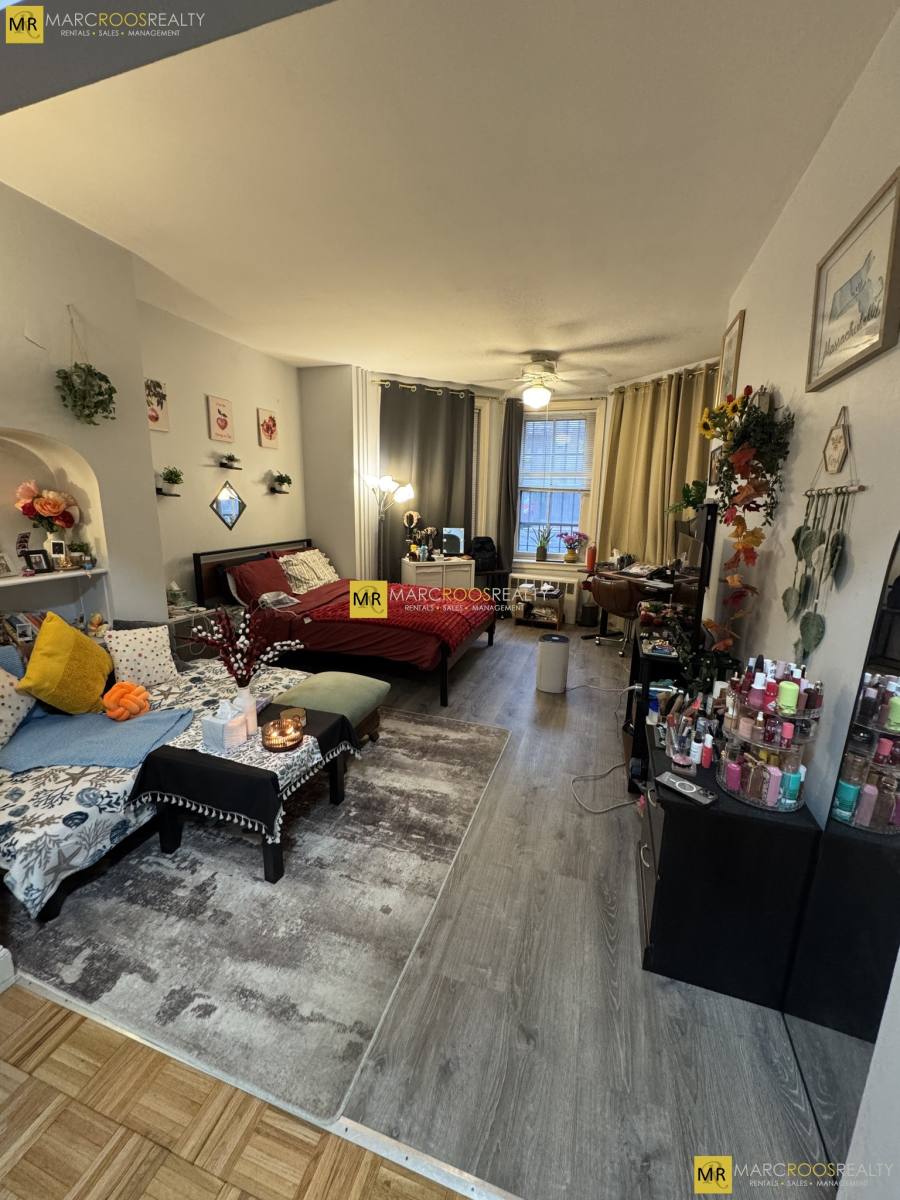 Apartment for rent at 249 Commonwealth Ave, Boston, MA 02116
