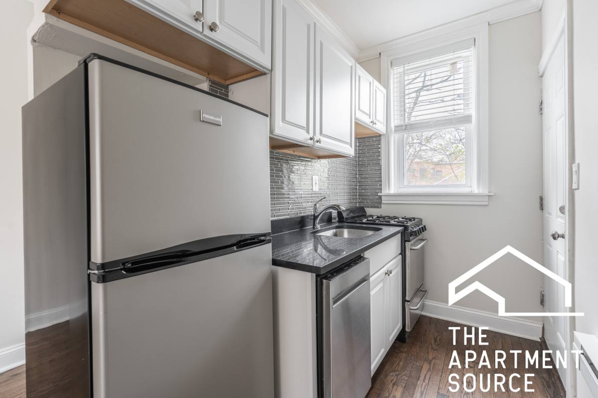 Apartment for rent at 6465 W Roscoe St, Chicago, IL 60641
