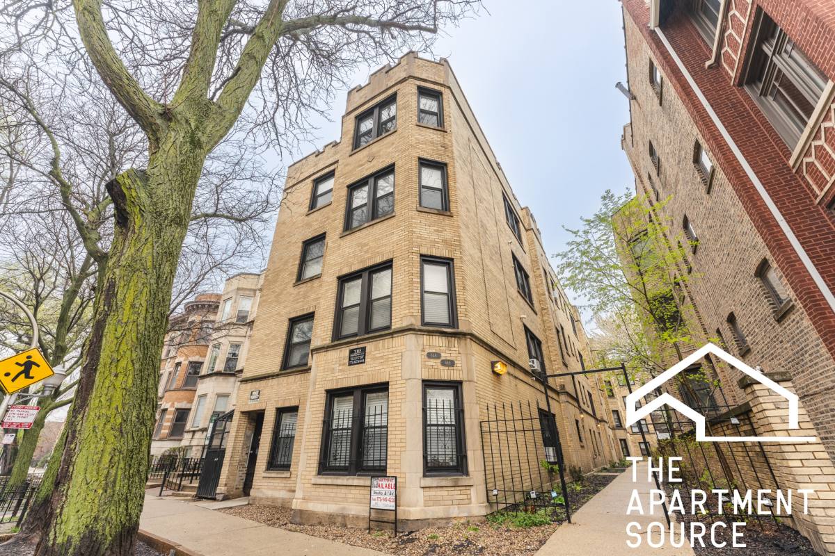 Apartment for rent at 6465 W Roscoe St, Chicago, IL 60641