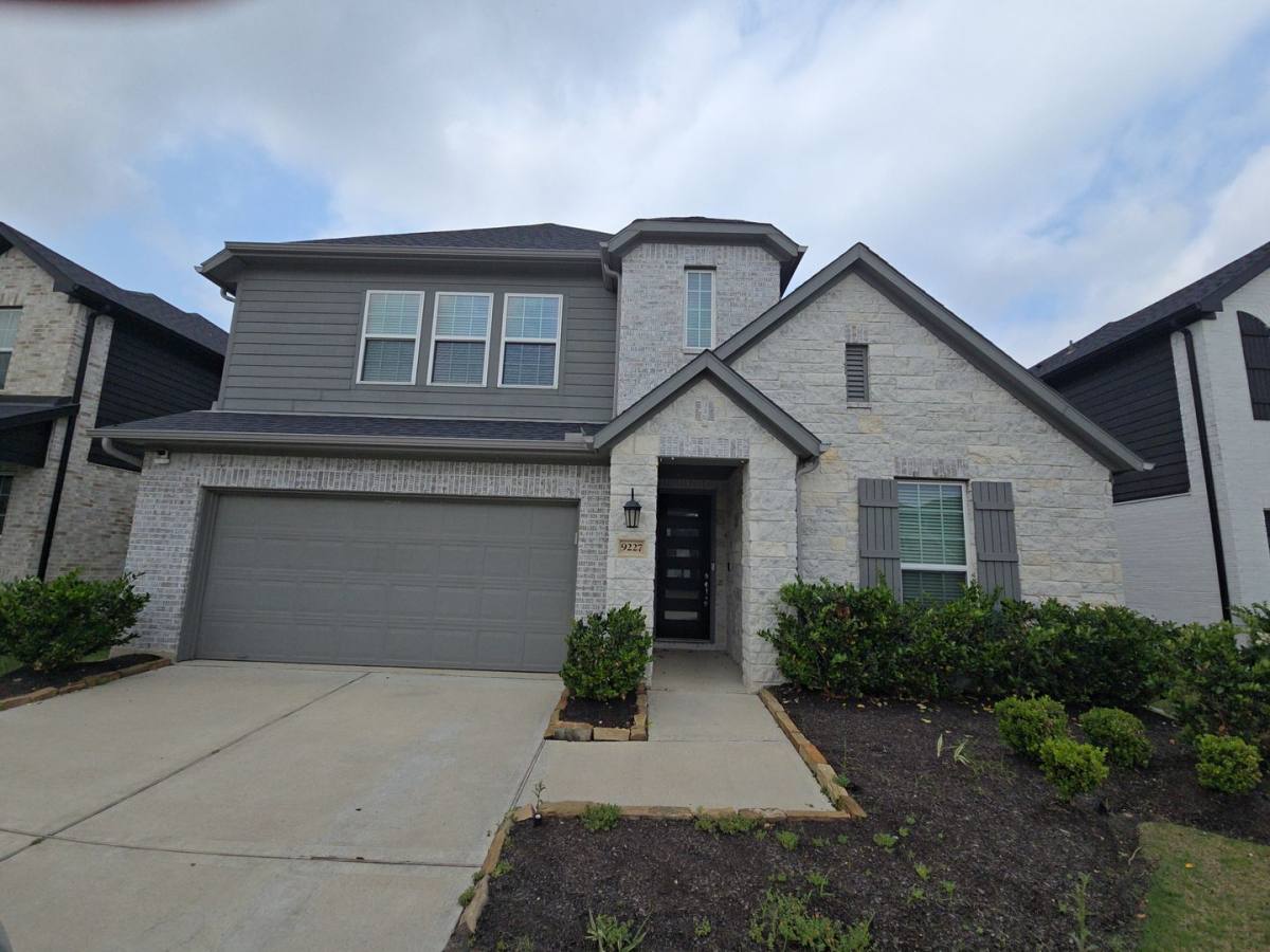 House for rent at 9227 Dearborn Knoll Dr, Cypress, TX 77433