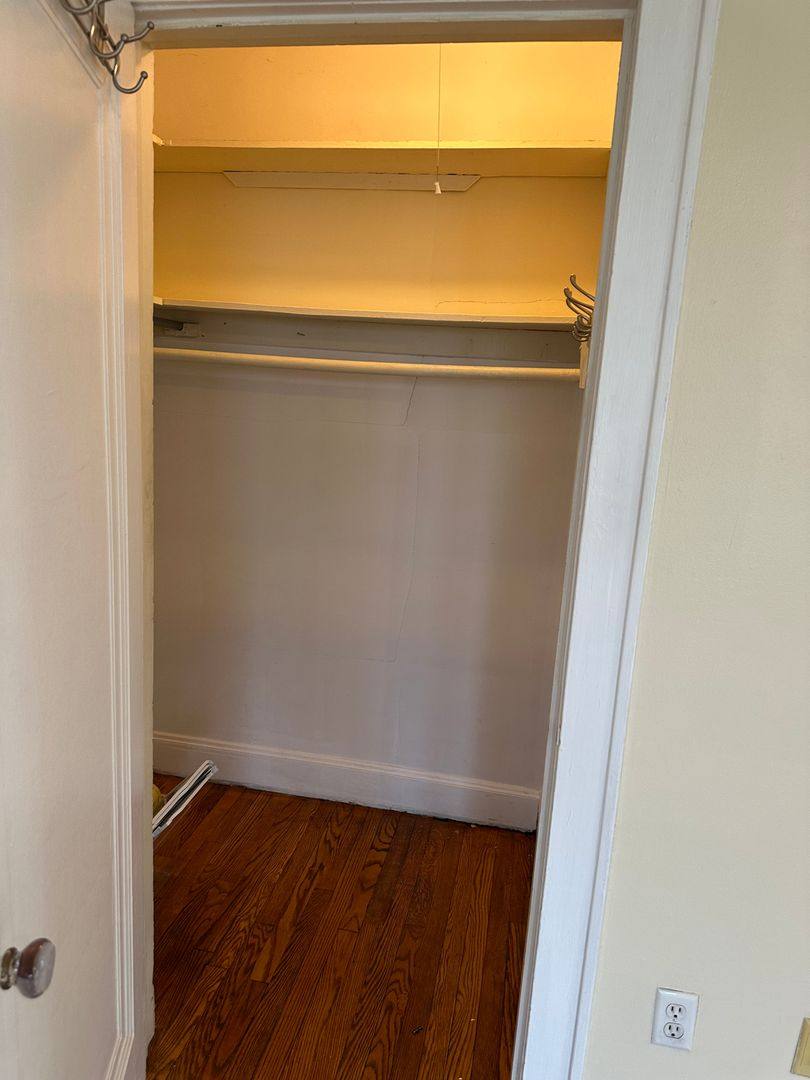Apartment for rent at 165 E Hazelhurst, Ferndale, MI 48220