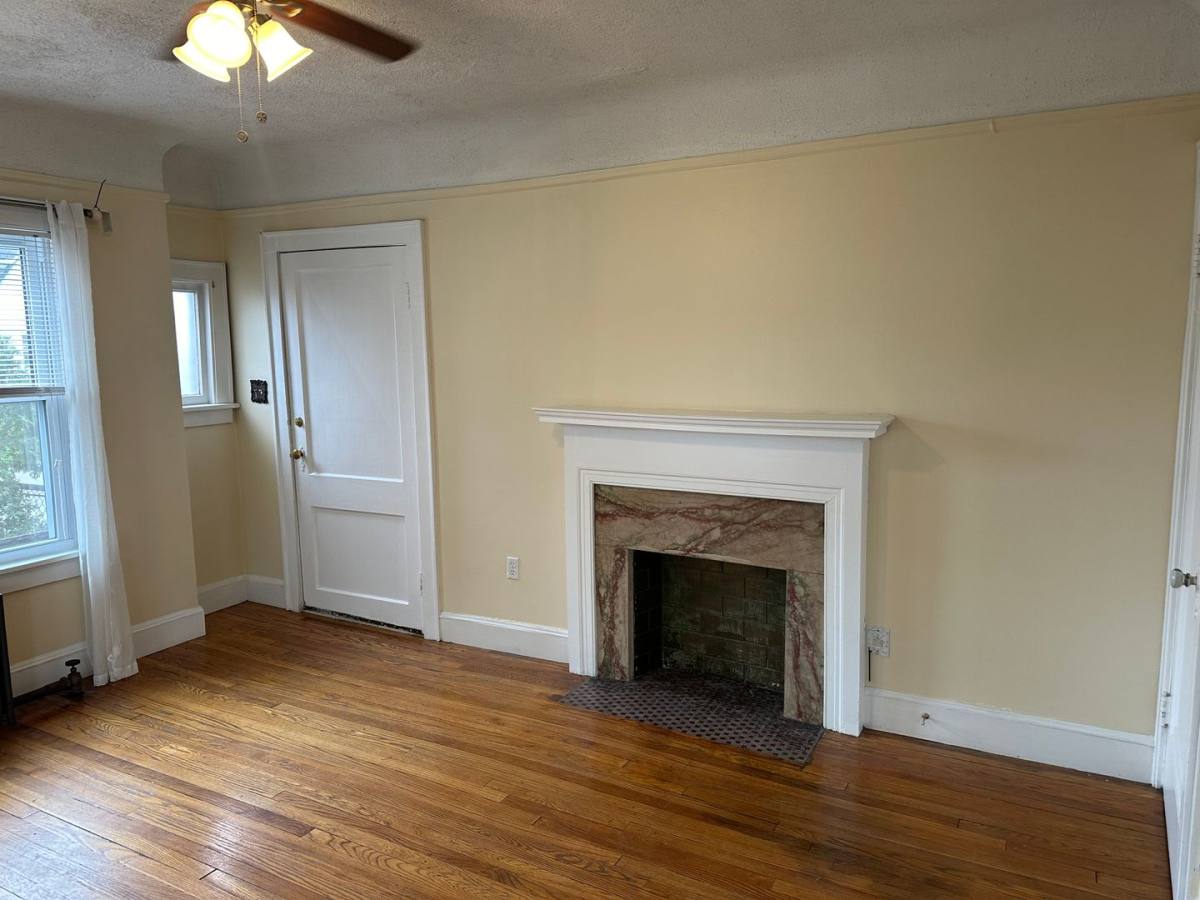 Apartment for rent at 165 E Hazelhurst, Ferndale, MI 48220