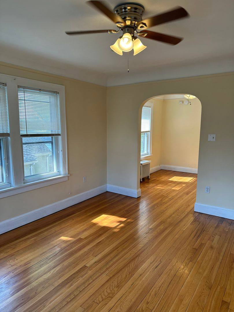 Apartment for rent at 165 E Hazelhurst, Ferndale, MI 48220