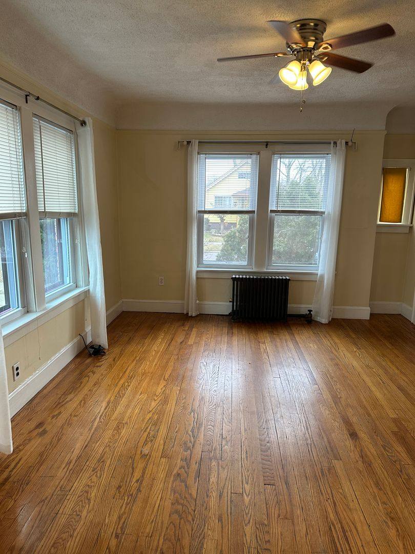 Apartment for rent at 165 E Hazelhurst, Ferndale, MI 48220