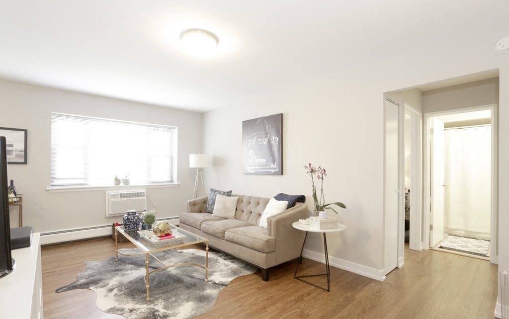Apartment for rent at 525 W Oakdale Ave, Chicago, IL 60657
