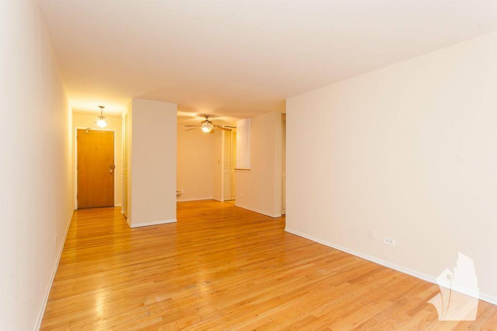 Apartment for rent at 660 W Wrightwood Ave, Chicago, IL 60614