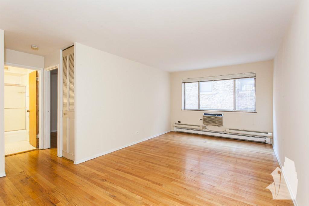Apartment for rent at 660 W Wrightwood Ave, Chicago, IL 60614