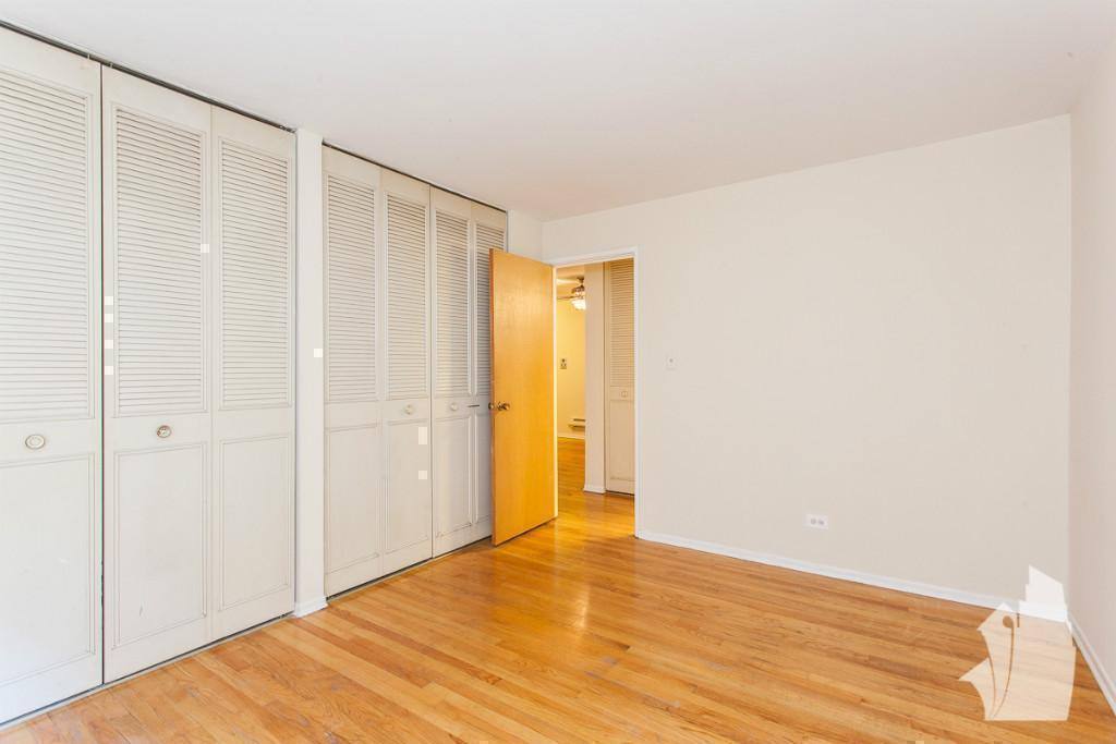 Apartment for rent at 660 W Wrightwood Ave, Chicago, IL 60614