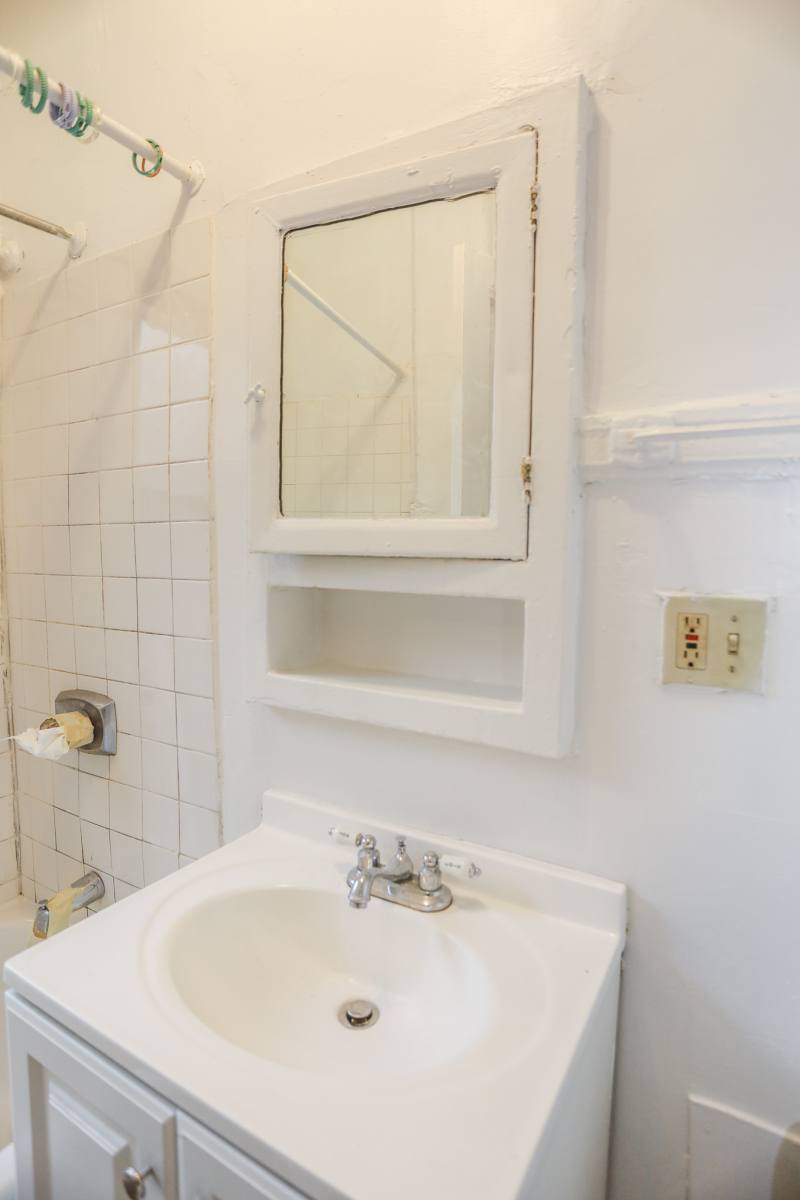 Apartment for rent at 7455 W Greenview, Chicago, IL 60645