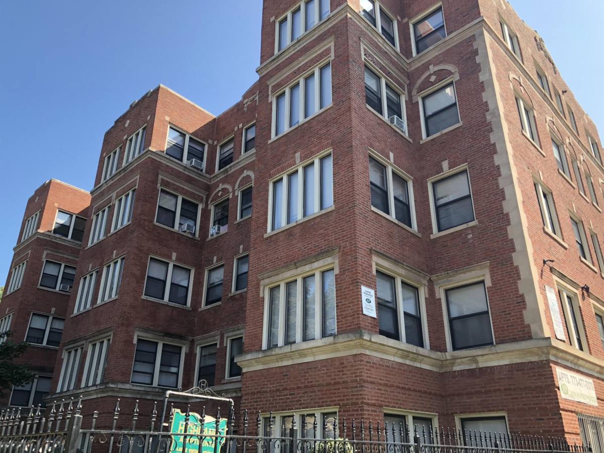 Apartment for rent at 7455 W Greenview, Chicago, IL 60645