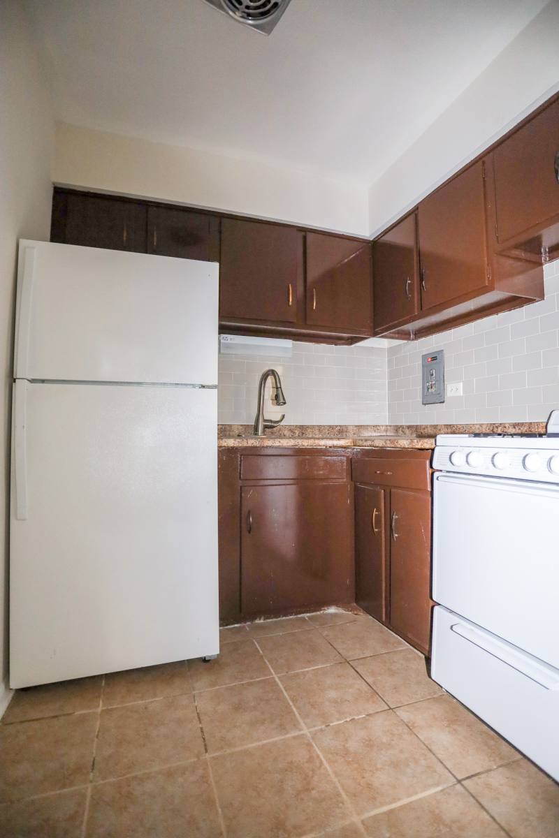 Apartment for rent at 5851 N Winthrop, Chicago, IL 60660