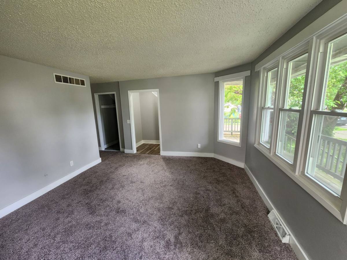 House for rent at 621 W 15th St, Davenport, IA 52803