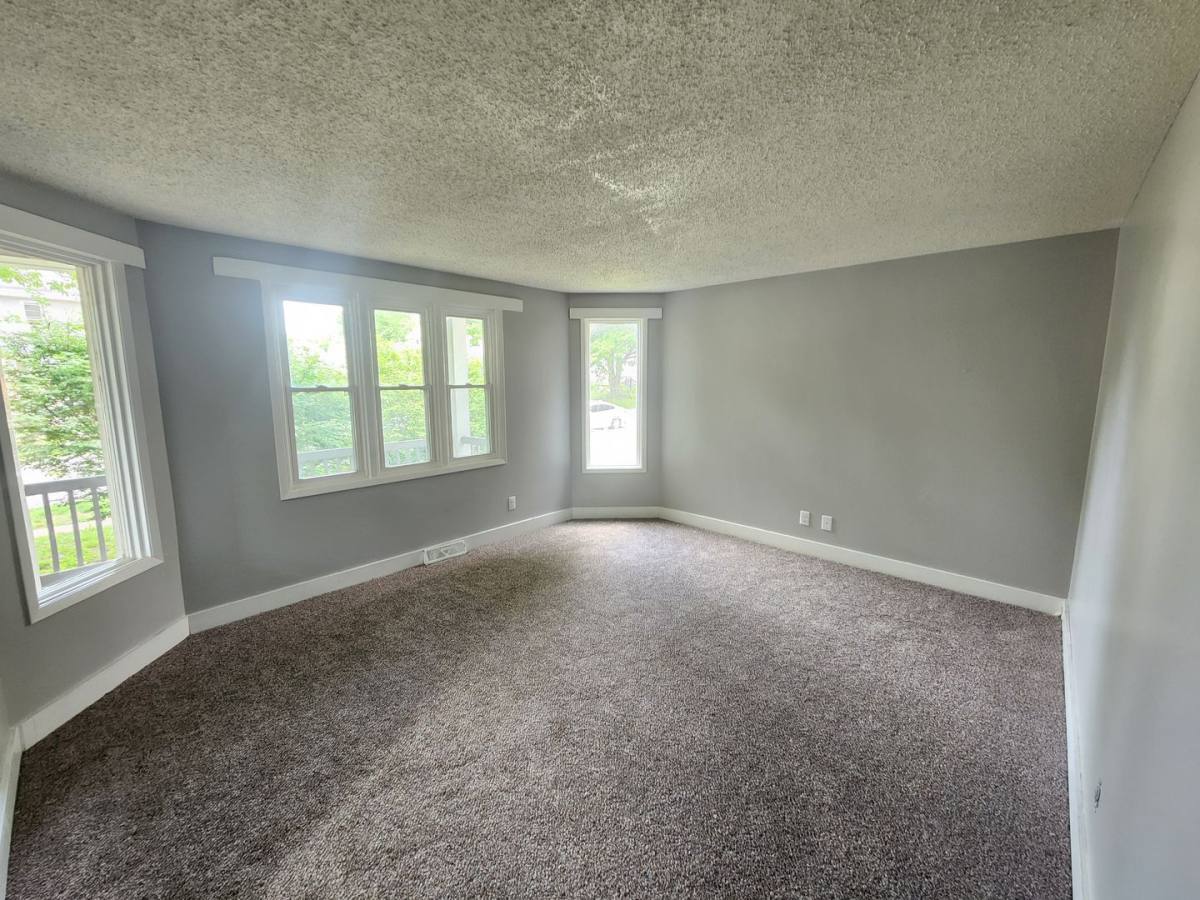 House for rent at 621 W 15th St, Davenport, IA 52803