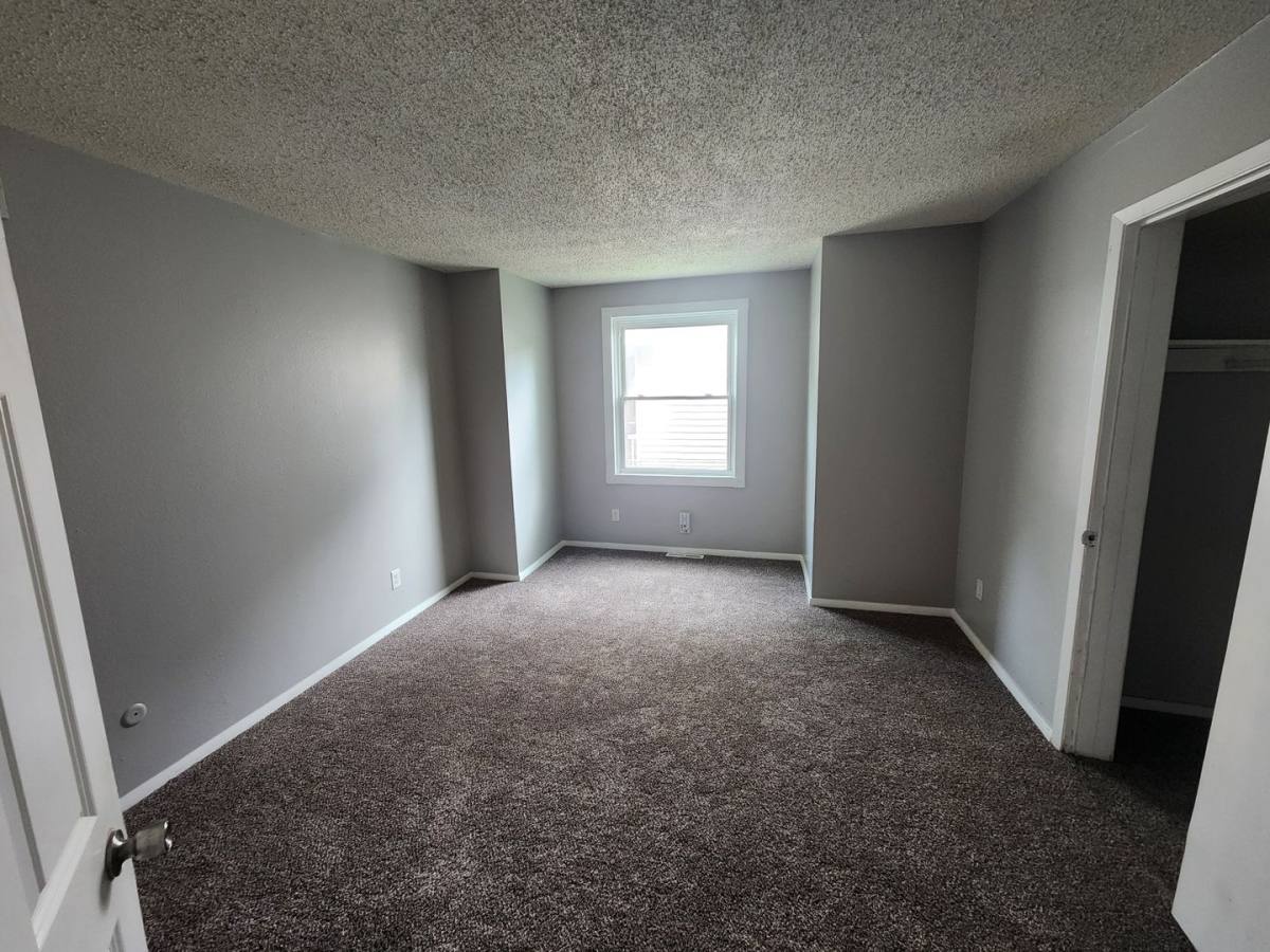House for rent at 621 W 15th St, Davenport, IA 52803