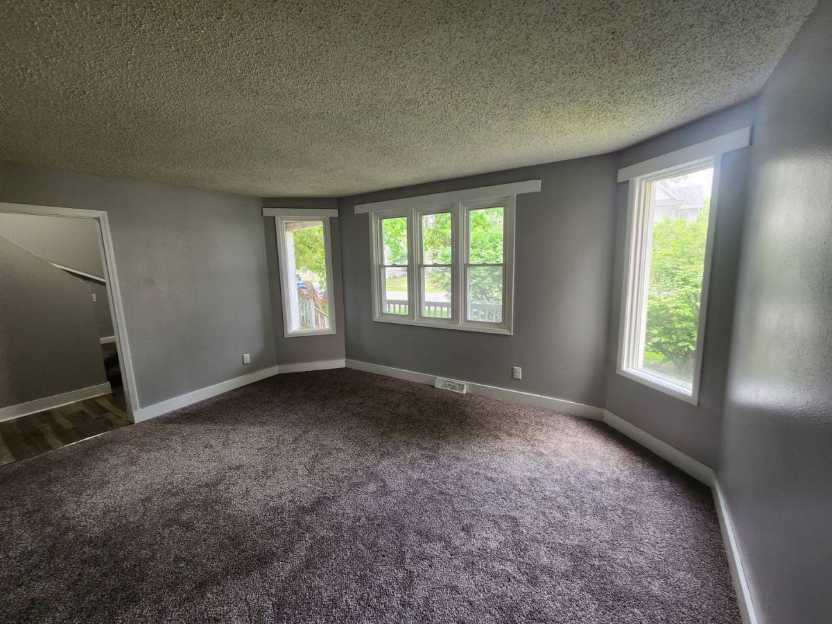 House for rent at 621 W 15th St, Davenport, IA 52803