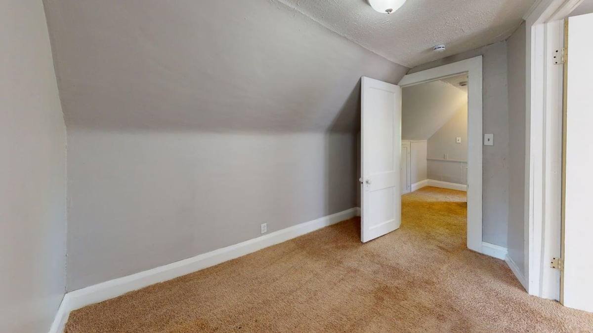 House for rent at 11813 Dove Ave, Cleveland, OH 44105