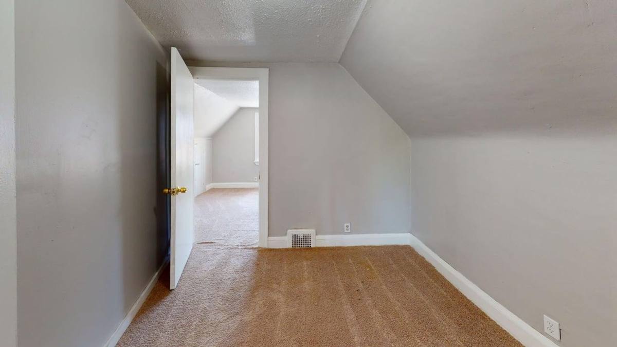 House for rent at 11813 Dove Ave, Cleveland, OH 44105