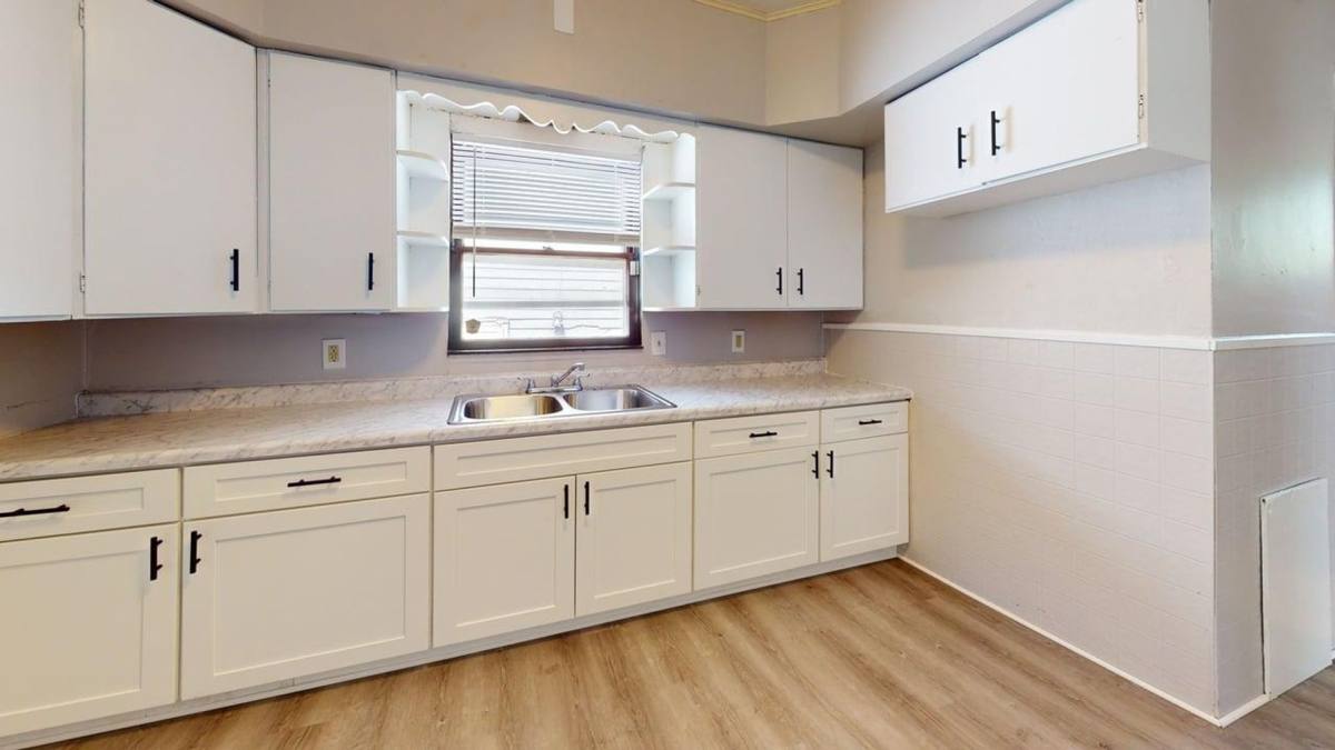 House for rent at 11813 Dove Ave, Cleveland, OH 44105