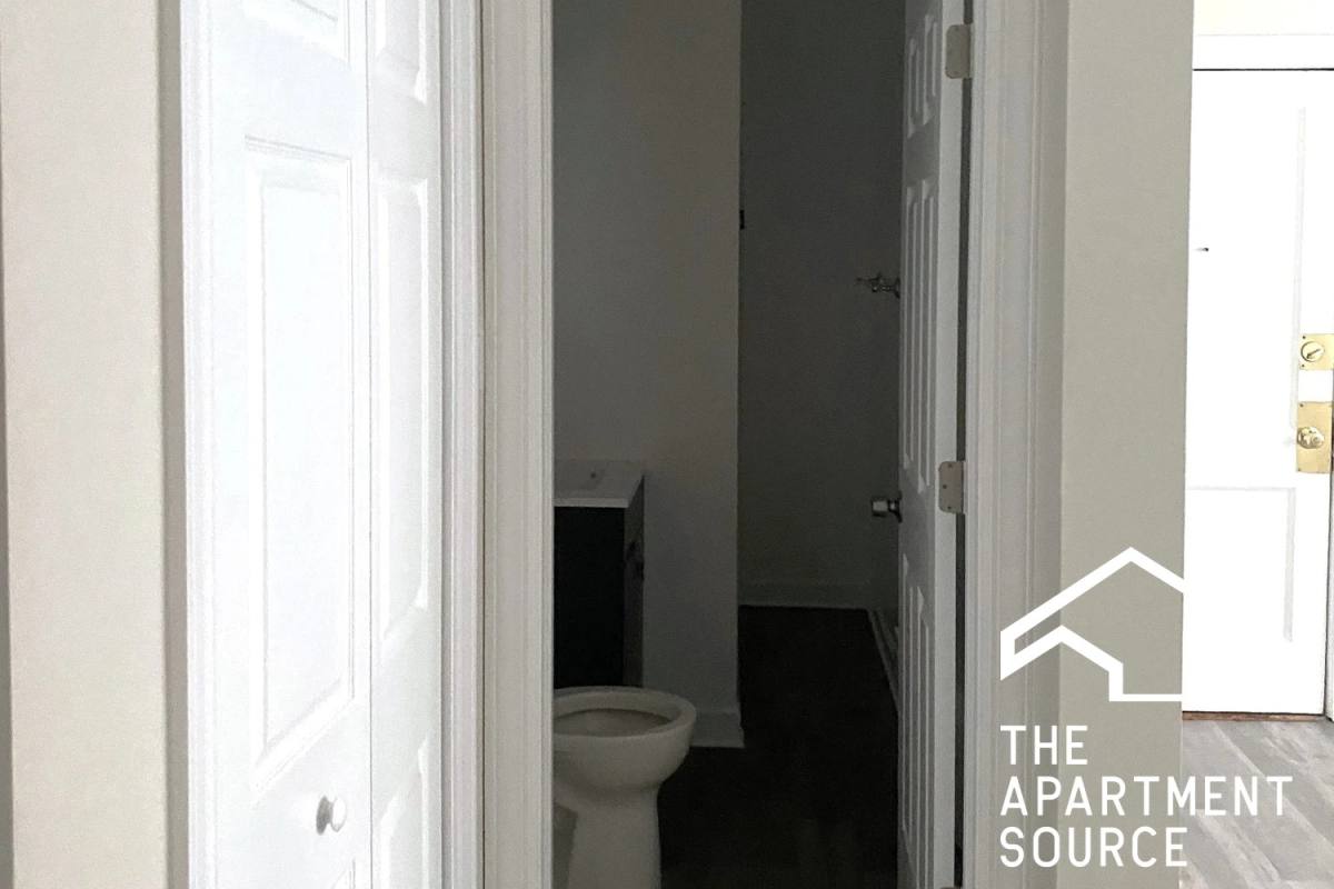 Apartment for rent at 839 W Cornelia Ave #1S, Chicago, IL 60657