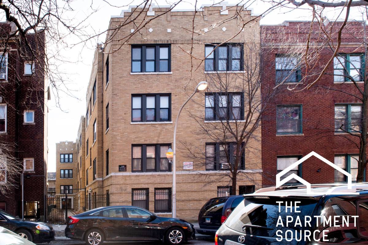 Apartment for rent at 839 W Cornelia Ave #1S, Chicago, IL 60657