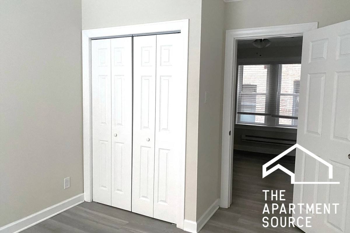 Apartment for rent at 839 W Cornelia Ave #1S, Chicago, IL 60657