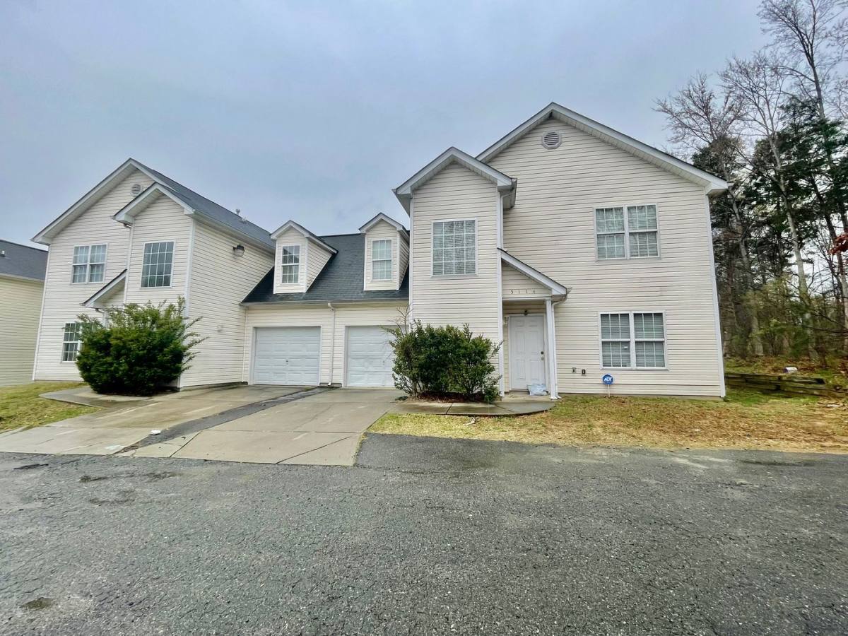 Townhouse for rent at 5104 Brooktree Dr, Charlotte, NC 28208