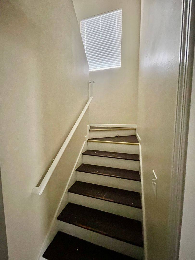 Townhouse for rent at 5104 Brooktree Dr, Charlotte, NC 28208