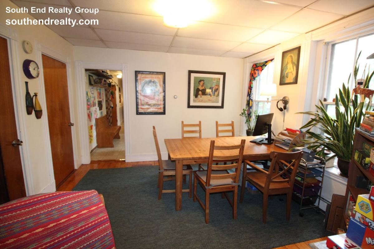 Apartment for rent at 9 Putnam St #1R, Somerville, MA 02143