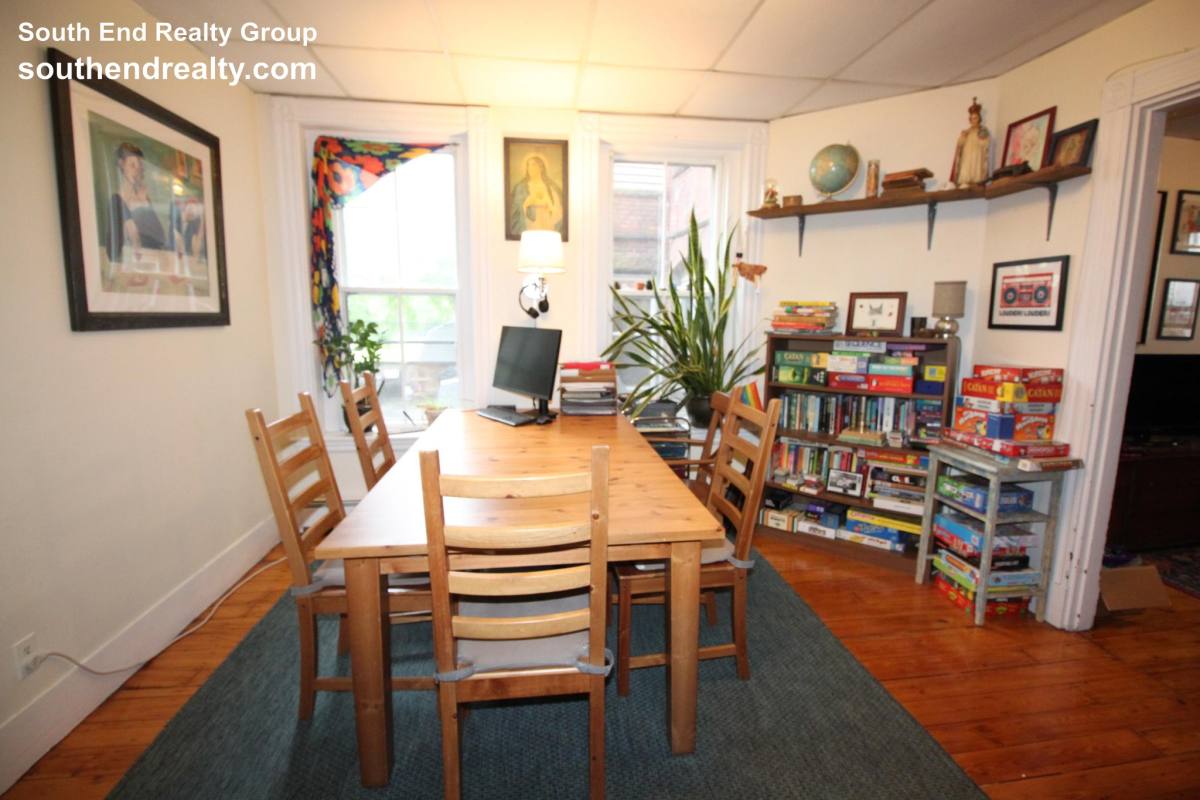 Apartment for rent at 9 Putnam St #1R, Somerville, MA 02143