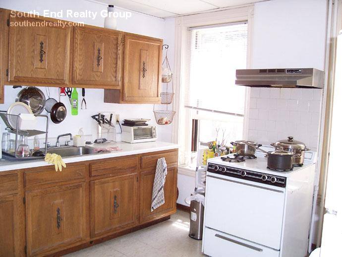 Apartment for rent at 9 Putnam St #1R, Somerville, MA 02143