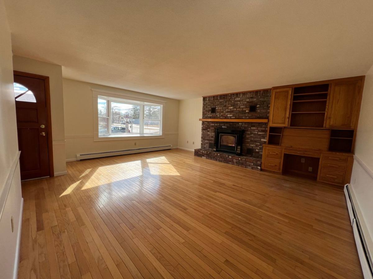 House for rent at 21 Devin St, White River Junction, VT 05001