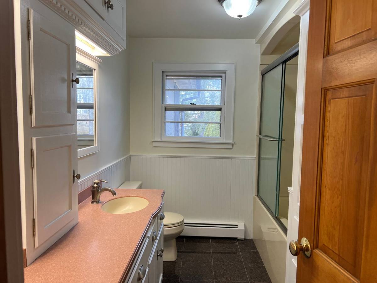House for rent at 21 Devin St, White River Junction, VT 05001